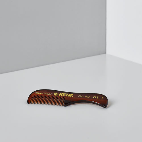 Peigne à moustache